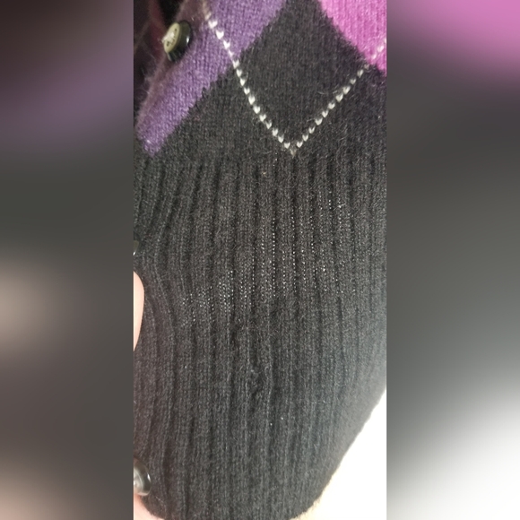 Women's Apt.9 100% cashmere cardigan SzM black with purple argyle pattern - Picture 16 of 16
